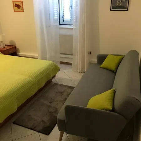 Aleksandar 2 Apartment