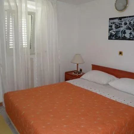 Aleksandar 2 Apartment *